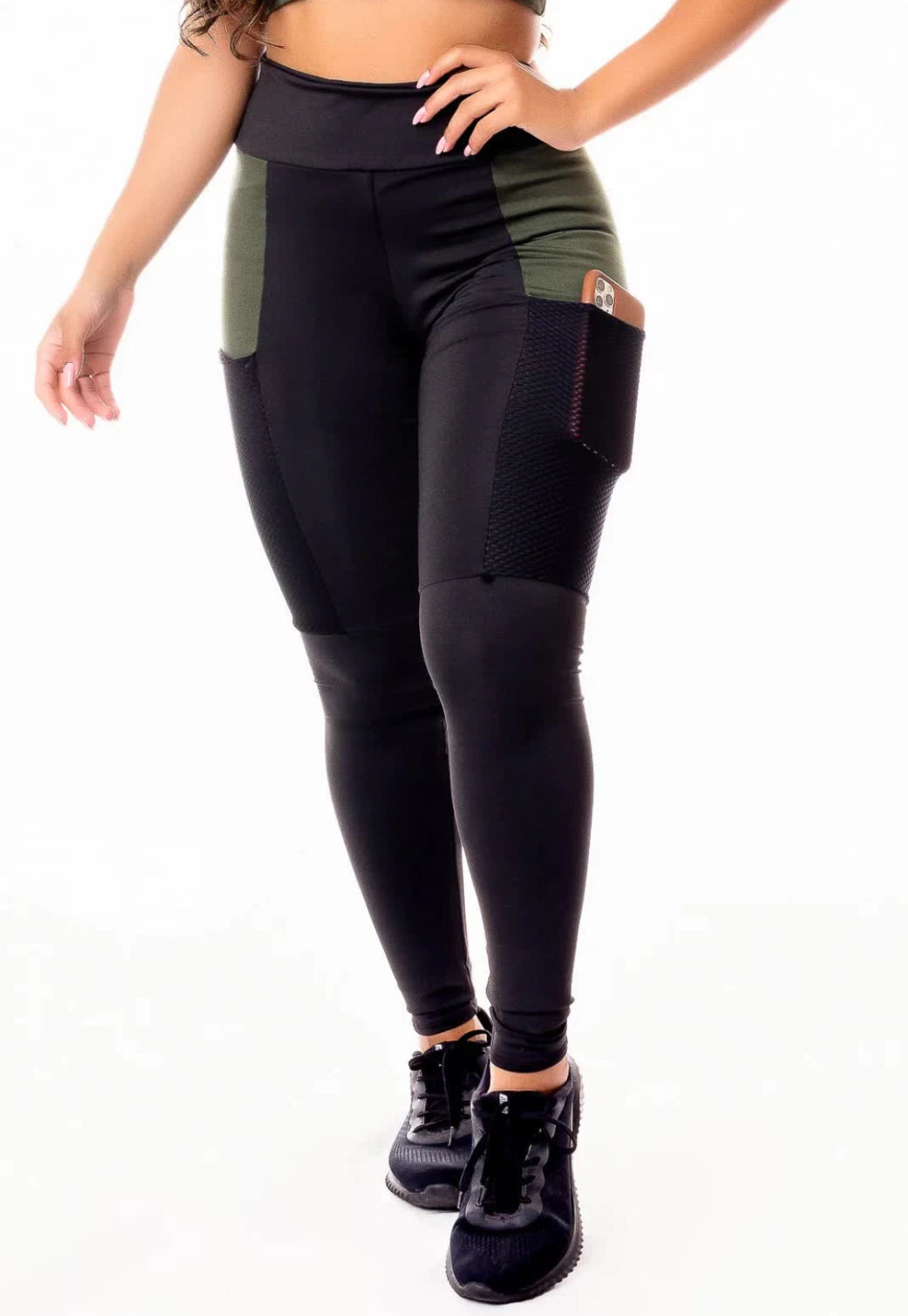 Calça Legging Fitness Academia Preta com e Verde Militar Cintura Alta Detalhe em Tela Dry Fit