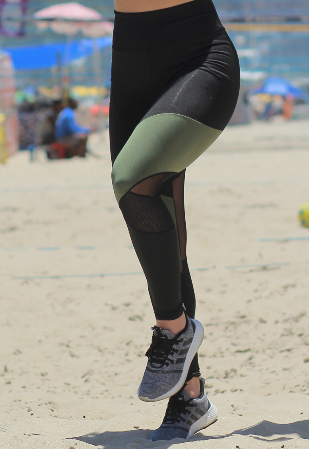 Calça Legging e Tela Preto Cintura Alta Assimétrica com Detalhe em Tulê