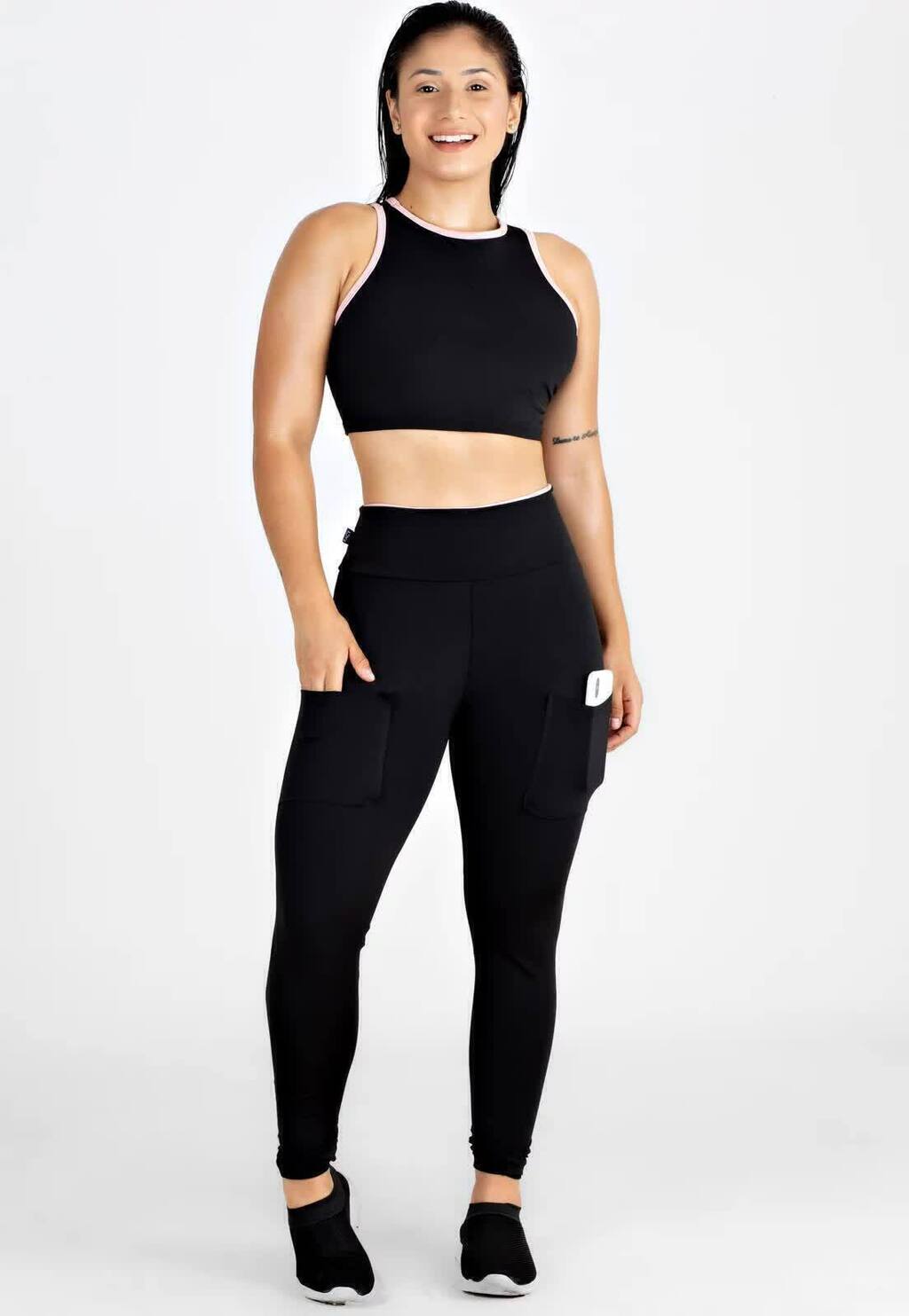 Cropped e Calça Legging Preto Conjunto Fitness