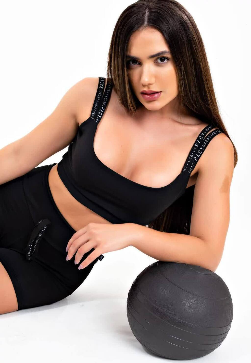 Short Cintura Alta com Cardaço Fake + Cropped Preto Alça Dupla Conjunto Fitness