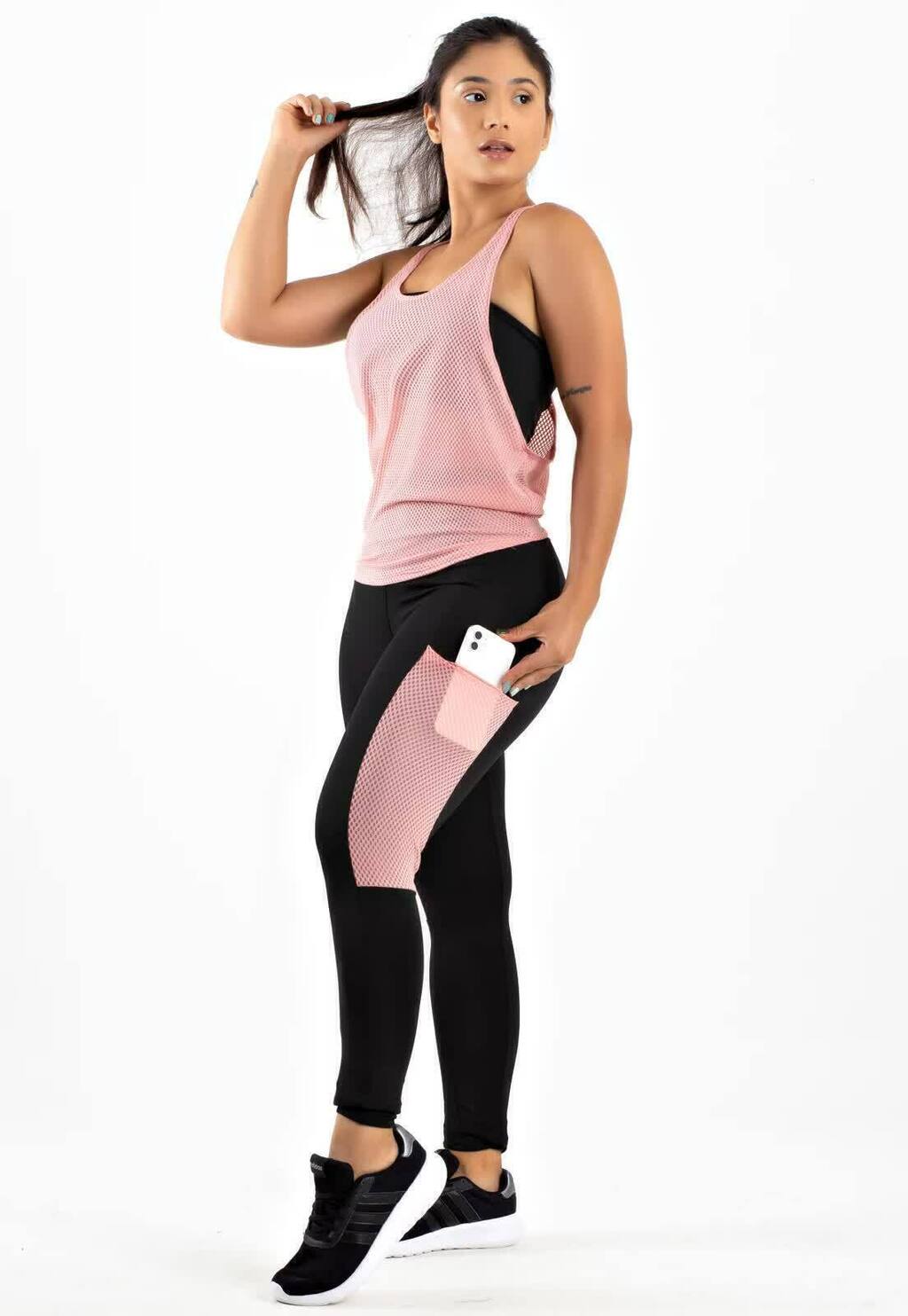 Calça Legging com Bolso em Tela Dry + Regata de Tela + Top Tomara que Caia Preto com Rosé Conjunto Fitness