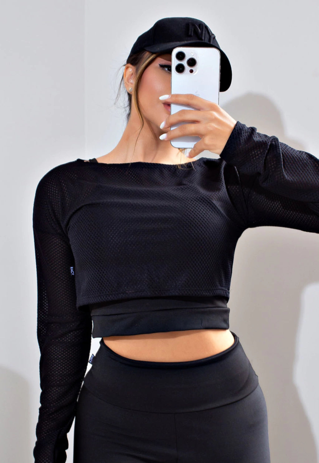 Top Cropped Manga Longa de Tela Dry Fit Preto Fitness