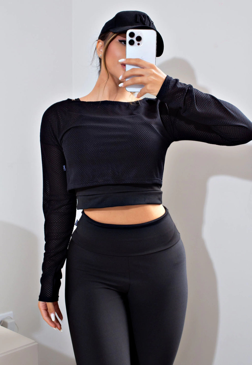 Conjunto e Calça com Detalhes em Dry e Fitness Cropped de Tela Dry
