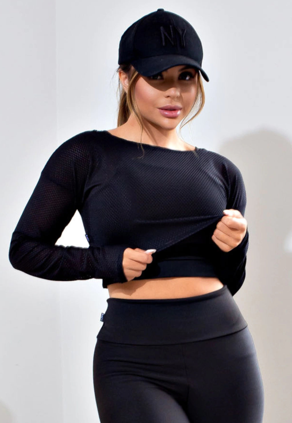 Top Cropped Manga Longa de Tela Dry Fit Preto Fitness