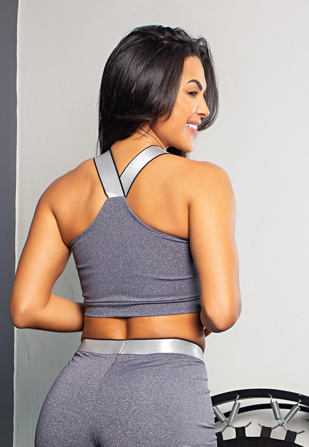 Cropped Alça de Elástico Cruzado nas Costas