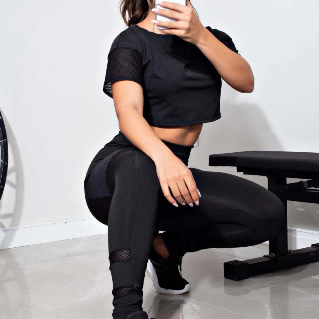 Conjunto Fitness Cropped + Calça Legging com Bolso