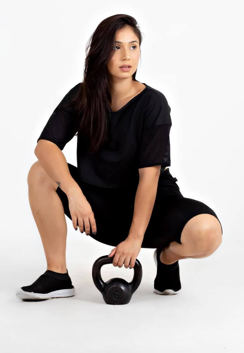 Bermuda com Bolso e Cropped Manga de Tela Conjunto Fitness