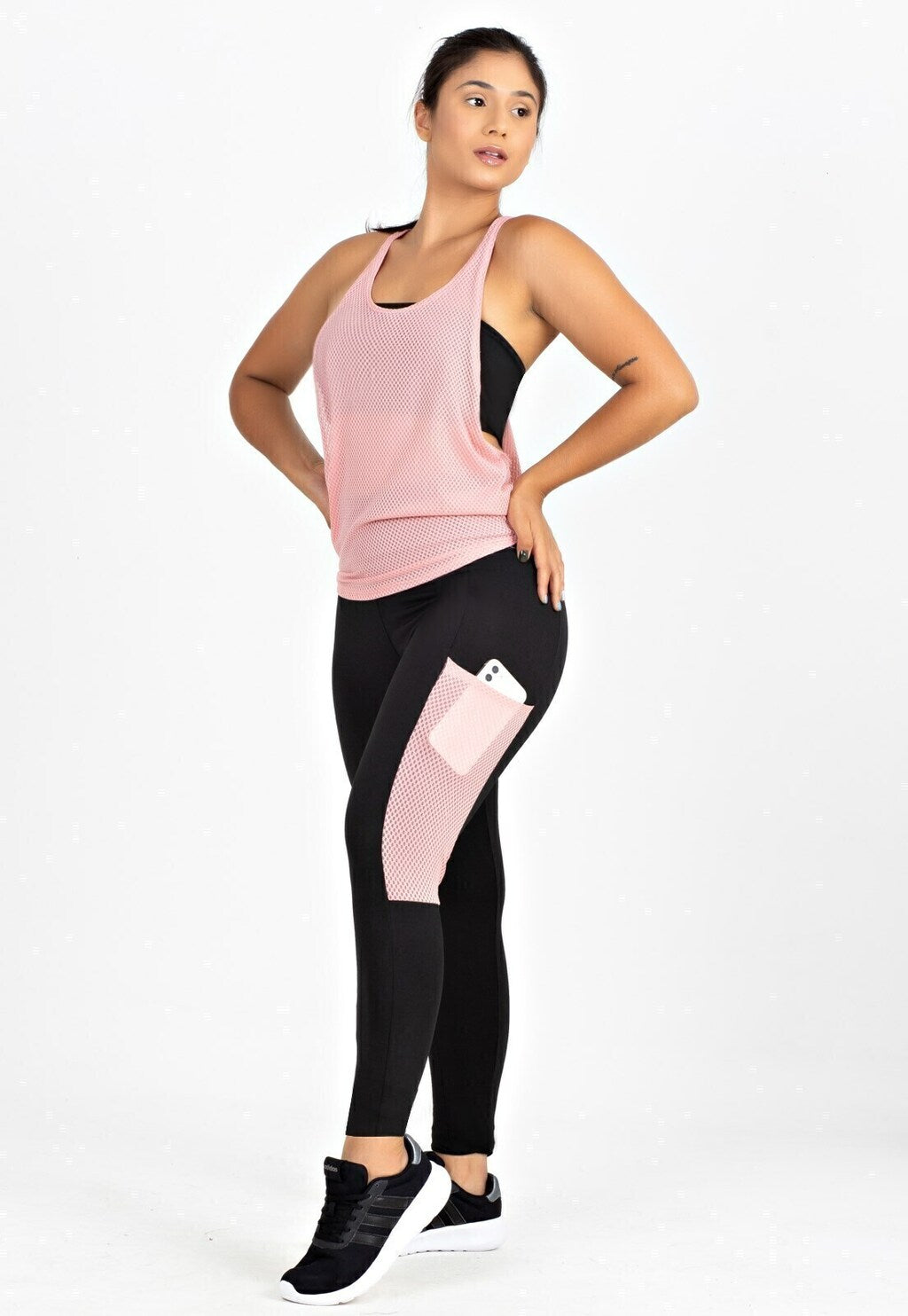 Calça Legging com Bolso em Tela Dry + Regata de Tela + Top Tomara que Caia Preto com Rosé Conjunto Fitness