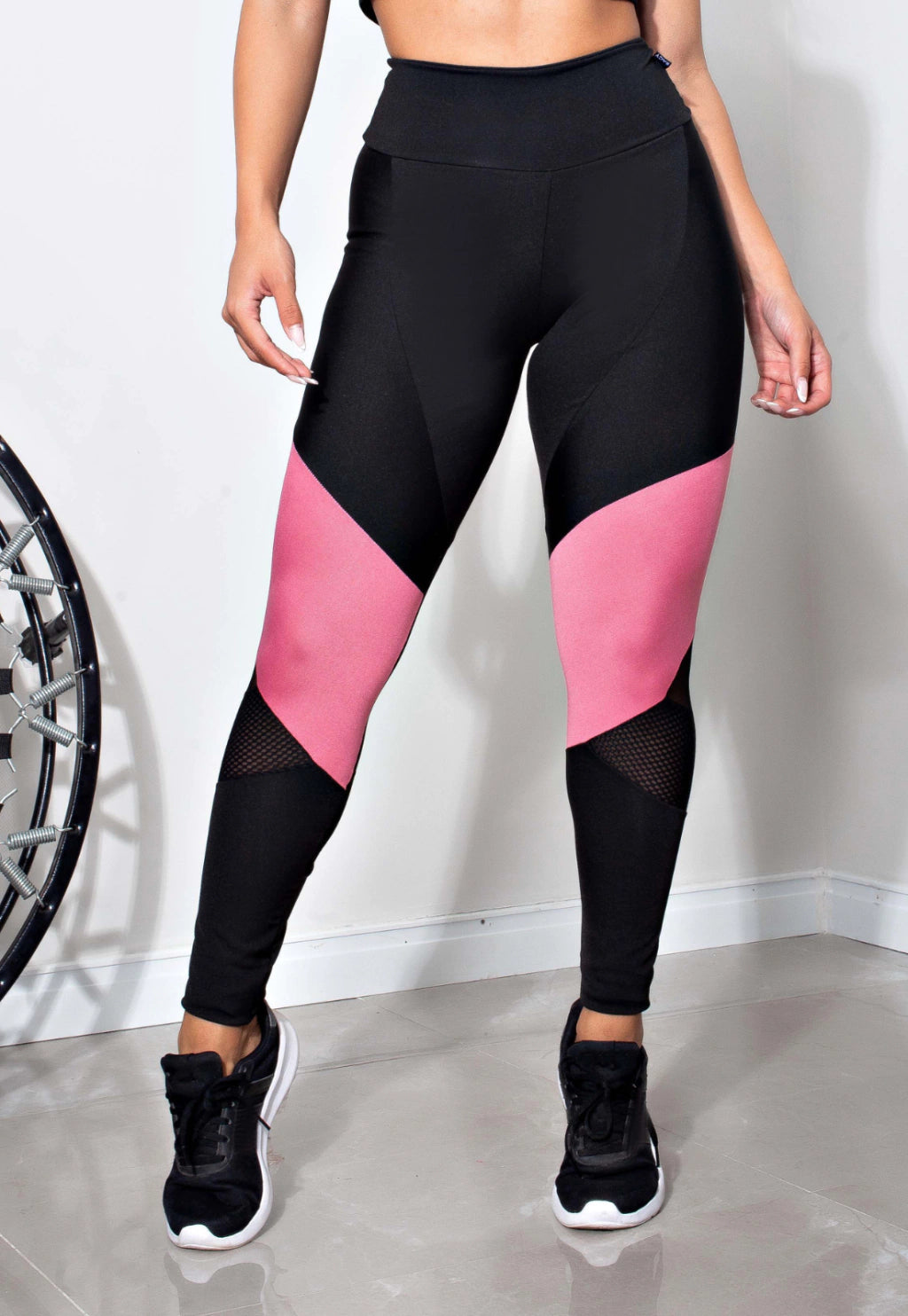 Calça Legging e Tela Preto Cintura Alta Assimétrica com Detalhe em Tulê